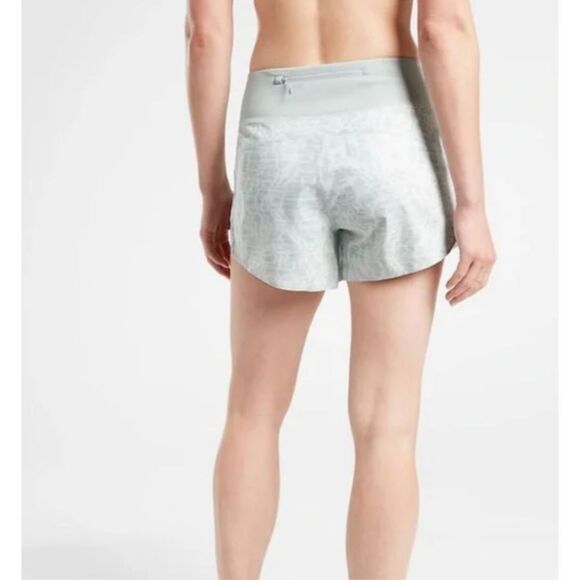 Athleta Printed Run With It 3.5” Shorts Size Large - Picture 5 of 8